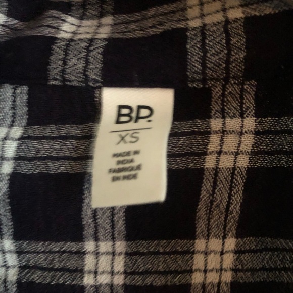 Plaid Crop Button Down - Picture 5 of 5